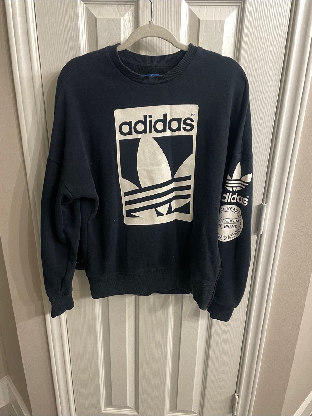 Adidas Originals Retro Graphic Crewneck Sweatshirt Black Oversized Streetwear